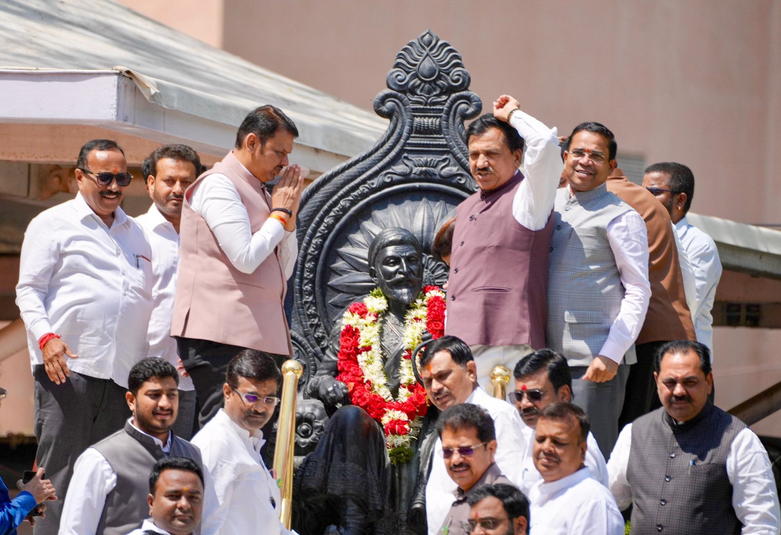 Express Post | Maharashtra announces Rs...