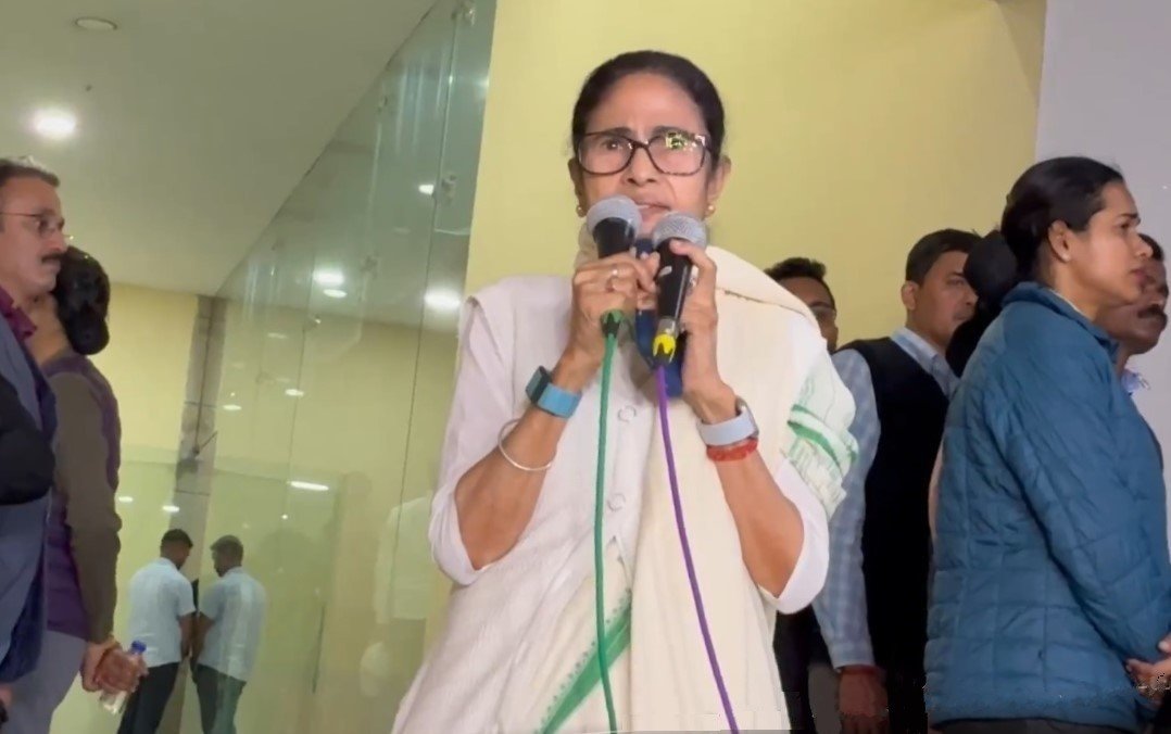 Express Post | ED raids I-PAC premises in...